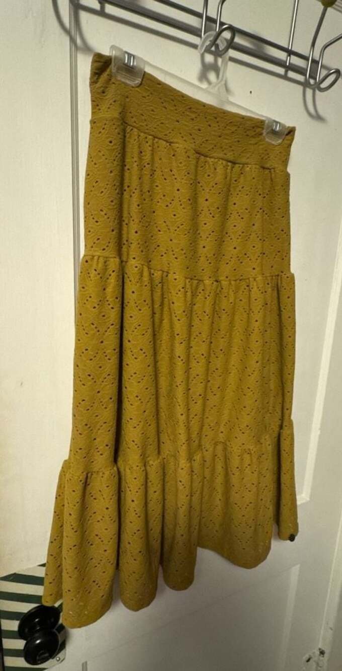 “Vine and Branches” Crowned Free Mustard Yellow Eyelet Tiered Midi Skirt XL